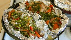 Морской окунь запечённый в духовке с овощами