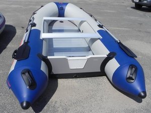 Пластиковая лодки под мотор
