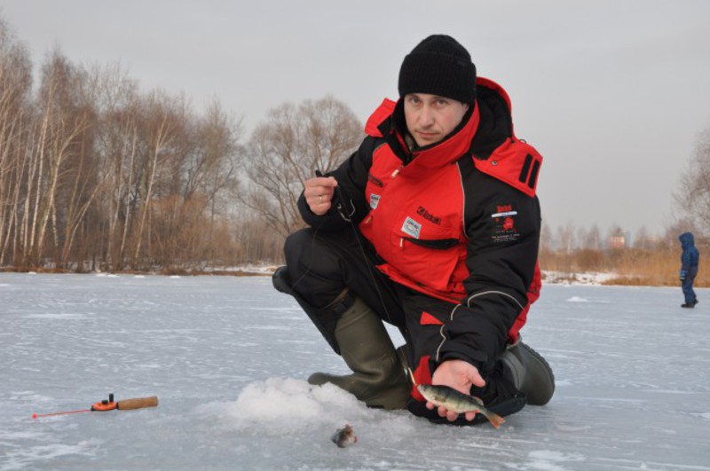 Необходимые аксессуары для зимней рыбалки